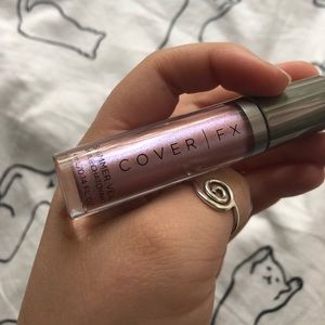 Cover FX Shimmer Veil in “Amethyst”